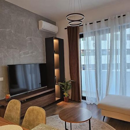 Apartament Deluxe Flat With Garden_Tirana Zewnętrze zdjęcie