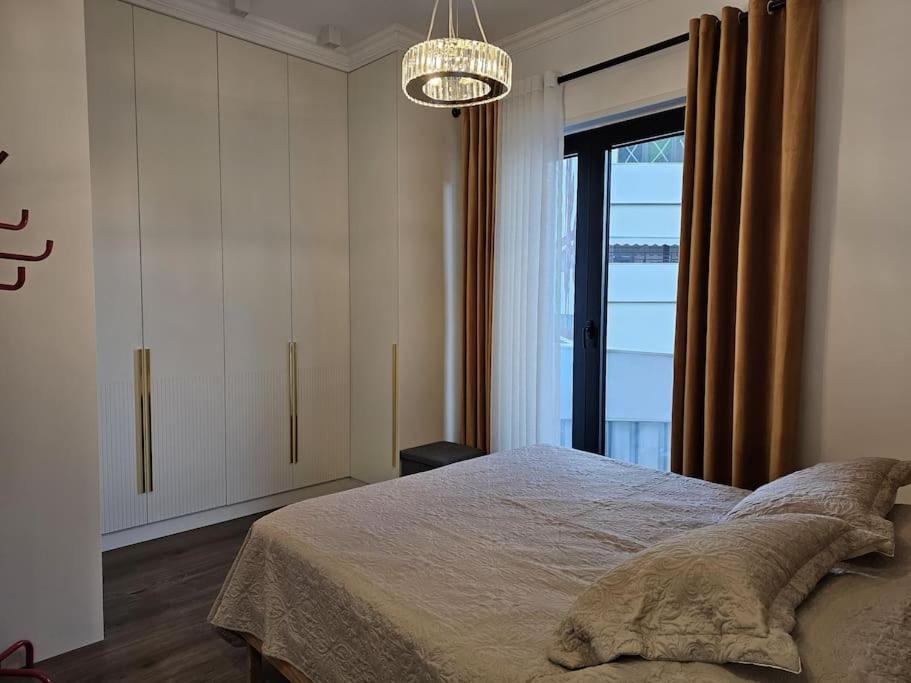 Apartament Deluxe Flat With Garden_Tirana Zewnętrze zdjęcie