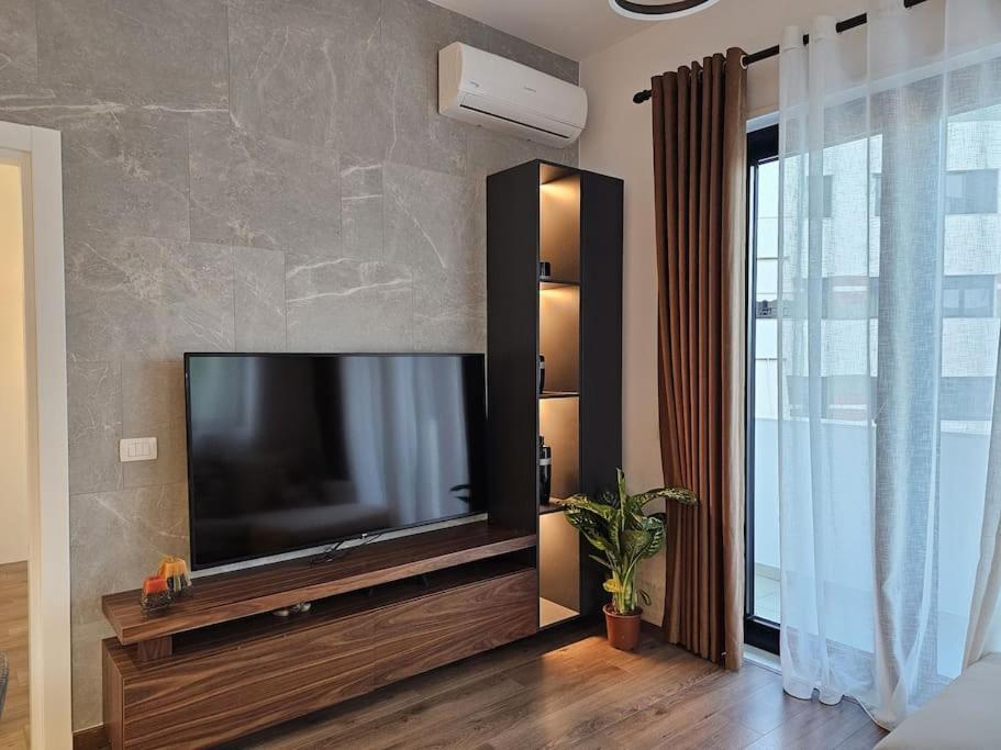 Apartament Deluxe Flat With Garden_Tirana Zewnętrze zdjęcie